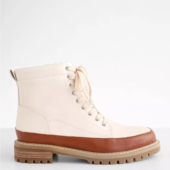 oasis Soceity Shoes - Alissa hike boot buckle
